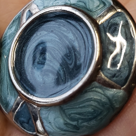 Beautiful Design Women's Earrings. - Picture 8 of 11